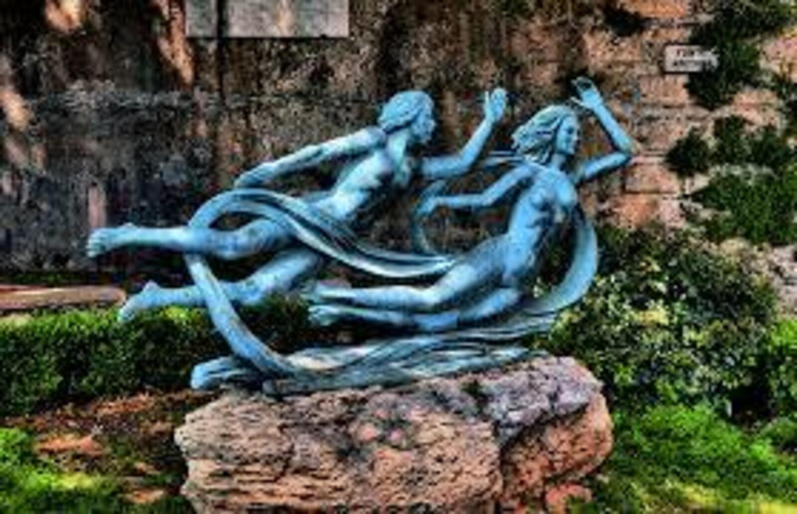 La scultura di Aretusa e Alfeo. Il Mito dell'eterno Amore