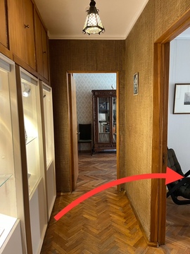 Зайдите в спальню