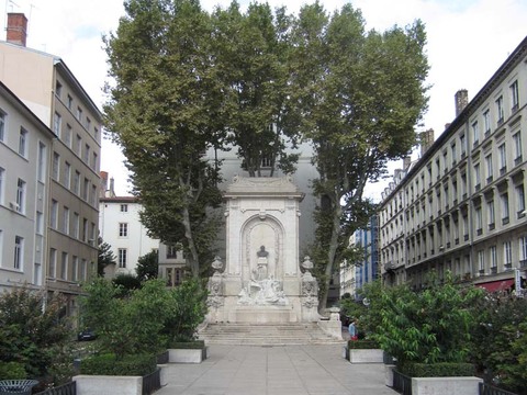 LYON UNESCO : AINAY - 埃雷 旅游指南