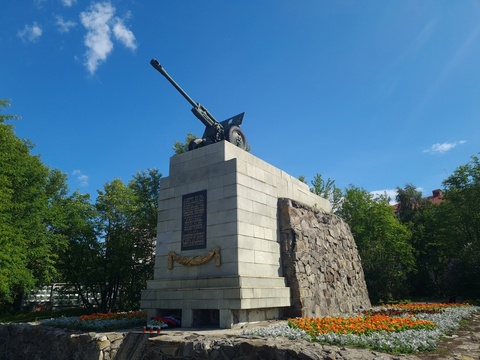 Памятник воинам 6-й героической комсомольской батарее