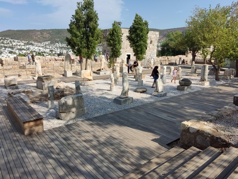 Artifacts from the Mausoleum tomb.