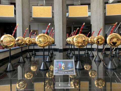 Pedang dan Perisai 单剑和盾牌