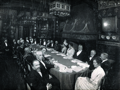 Фотография «Церемонии торжественной передачи коллекции А.А. Бахрушиным Российской Императорской Академии наук»