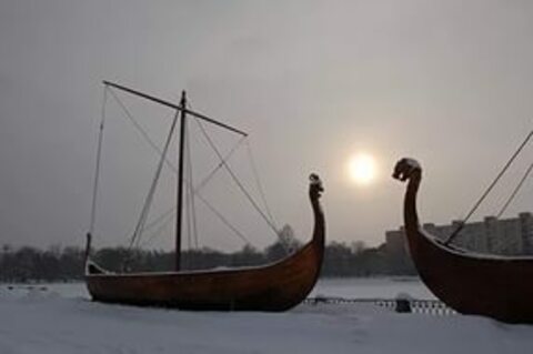 Ладьи-драккары.