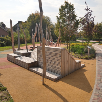Victory Park (“Song Crown” Environmental Object)