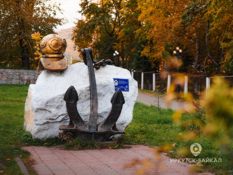 ПАМЯТНИК ВОДОЛАЗАМ ВЕЛИКОЙ ОТЕЧЕСТВЕННОЙ ВОЙНЫ