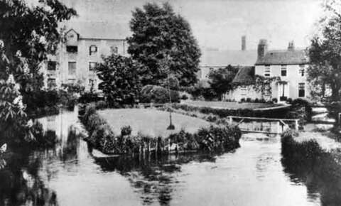 Wandle Trail: Mitcham and Ravensbury Park