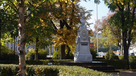Кольцовский сквер. Воронеж, площадь Ленина, 9