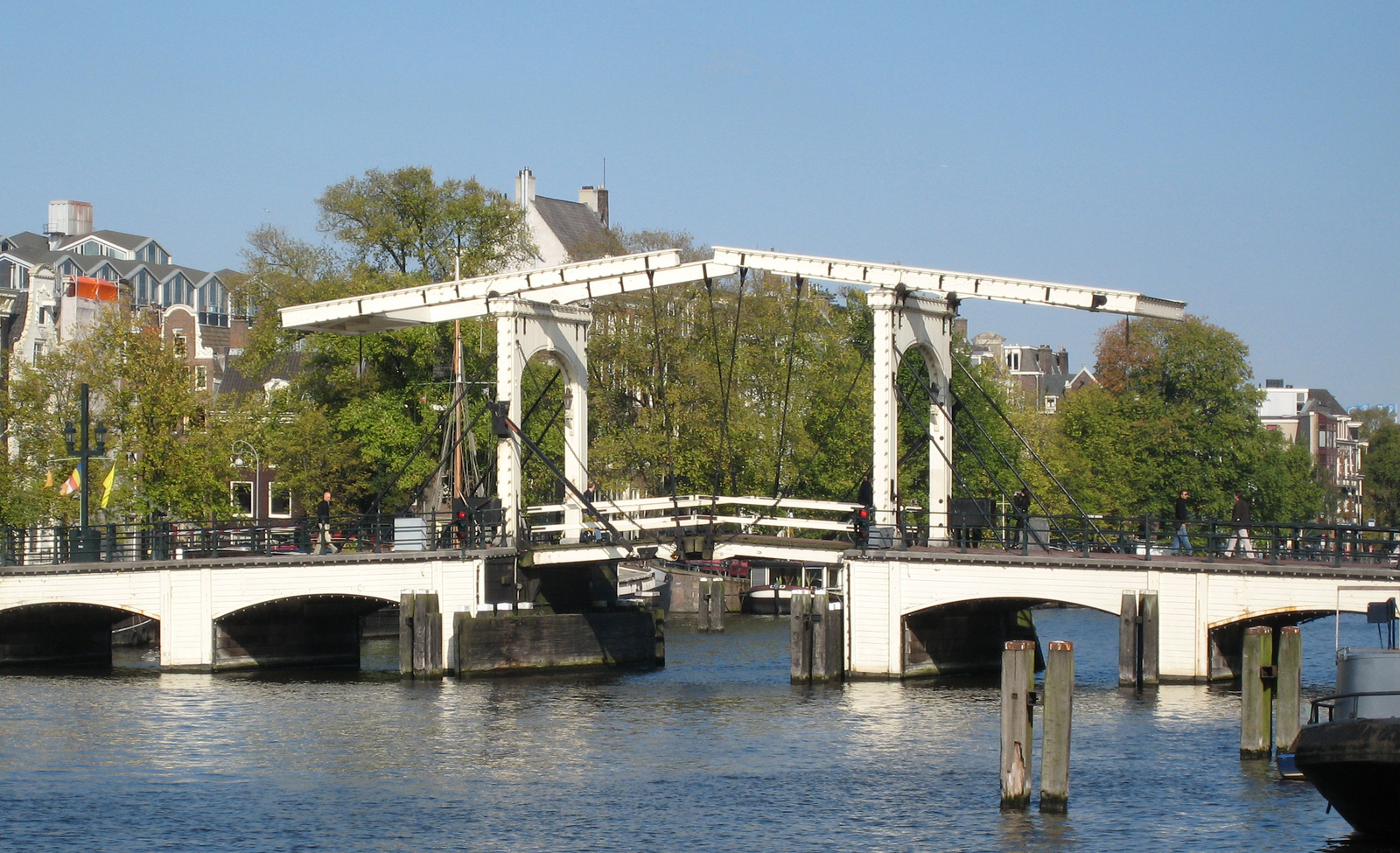 Magere Brug (skinny bridge)