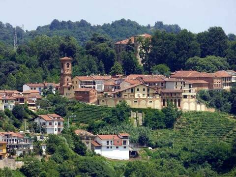 Montà - La via delle "masche" e il centro storico