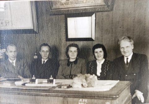 Преподаватели кафедры петрографии. 1941 год.