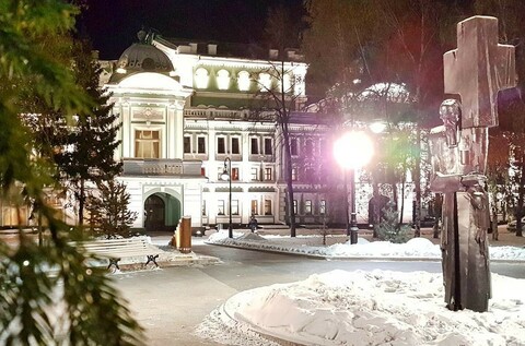 Памятник Ф.М. Достоевскому «Крест несущий»