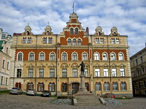 Здание бывшего исторического музея