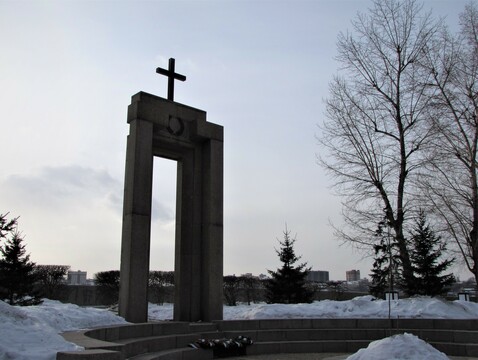 Памятник сотрудникам МВД, погибшим при исполнении служебного долга