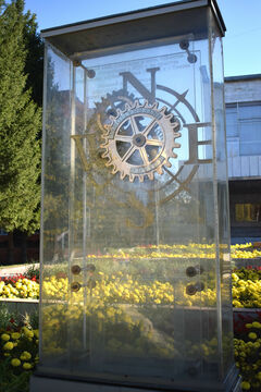 Памятник «Ротарианский знак»