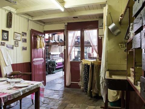 市政纺织工坊 12 bis 贾斯汀郭大尔特街Atelier municipal de tissage, 12 bis rue J. Godart