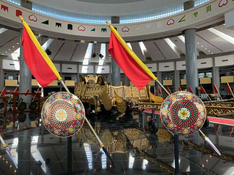 Senipit dan Taming 长矛和盾牌