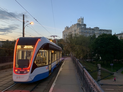 Дом за сквером космонавта Волкова