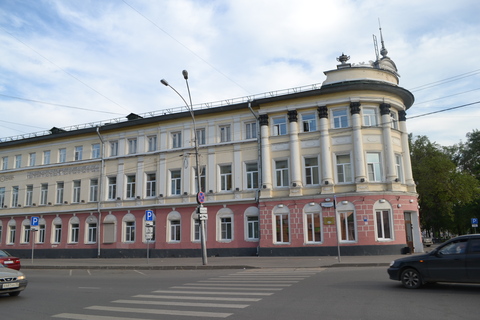 Дом Свешникова и дома по четной (правой) стороне улицы Ленина