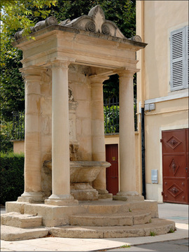 Fontaine du Taurobole - 牛头喷泉