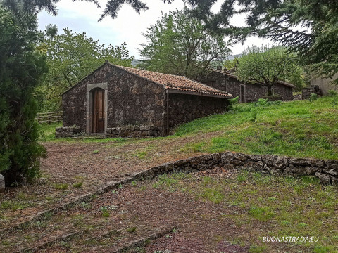 Randazzo, Case Pirao Rifugio