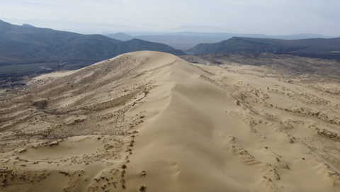 Бархан Сарыкум