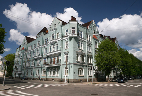 Дом с пеликанами