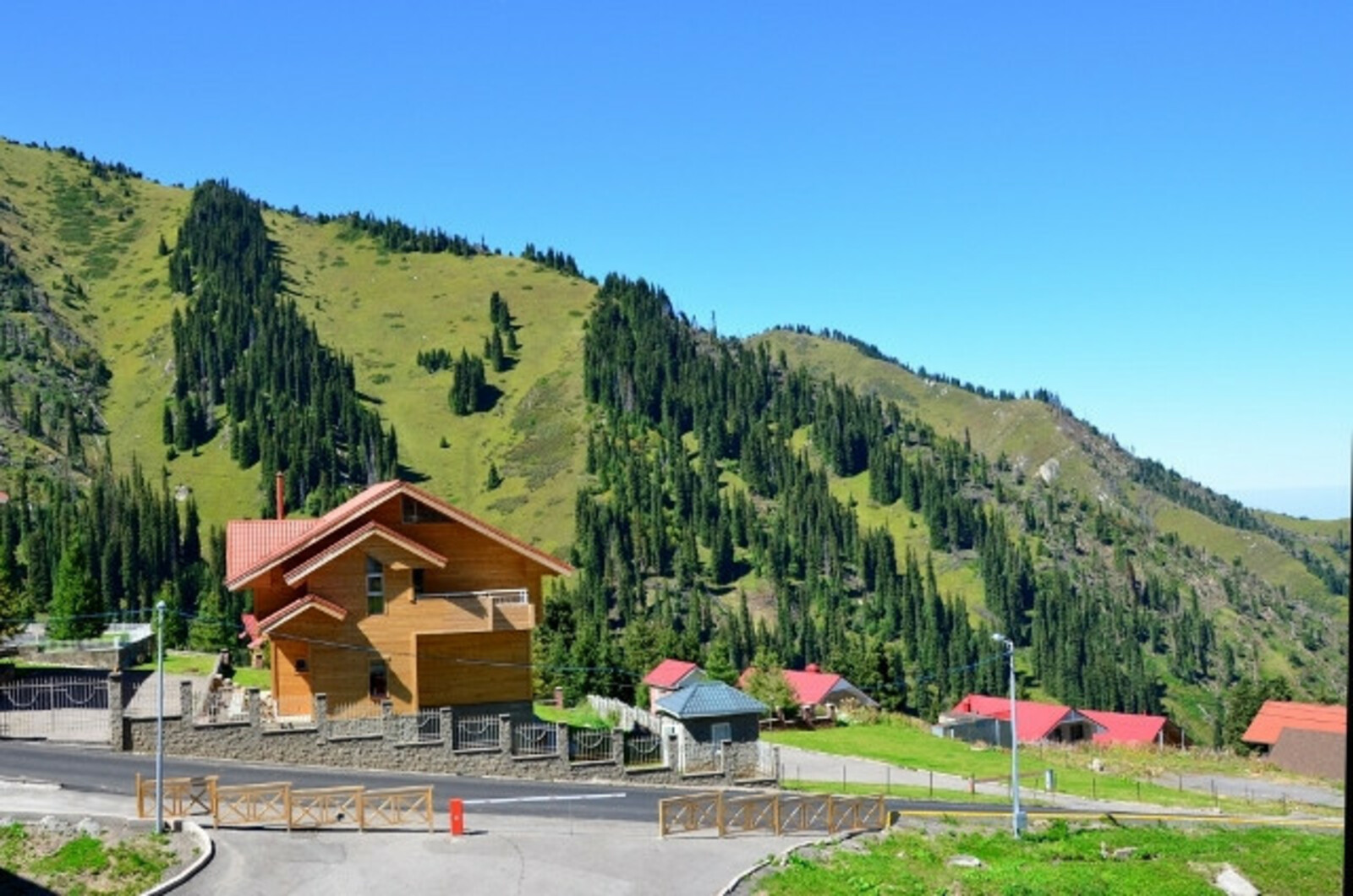 “琴木布拉克”滑雪胜地