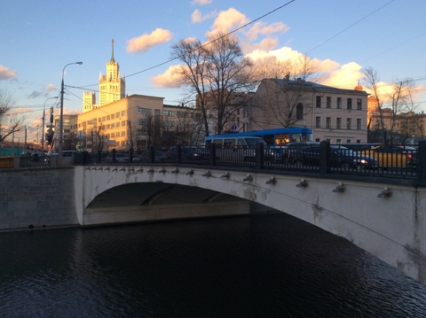 Комиссариатский мост