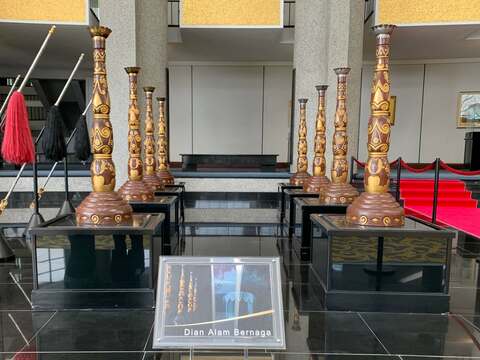 Dian Alam Bernaga 大型烛台