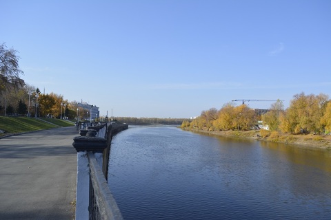 额尔齐斯河岸街和瓦利哈诺夫街观景台
