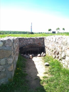 Руины лагеря