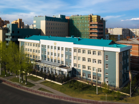 伊尔库茨克地区法院（原第21中学，前结核病医院）位于拜卡利斯卡亚街121号 贝加尔街 (前共产国际街, 大鲁西诺夫斯卡亚街)