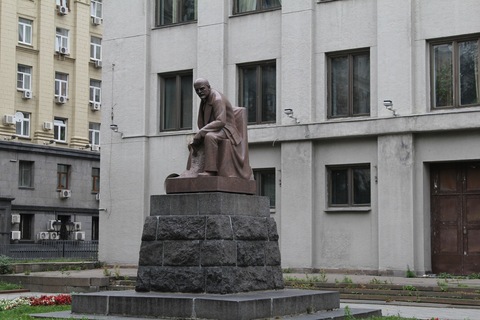 Памятник Ленину