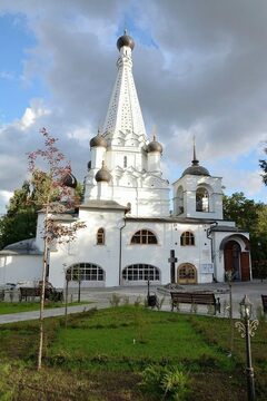 Храм Покрова Пресвятой Богородицы в Медведкове.