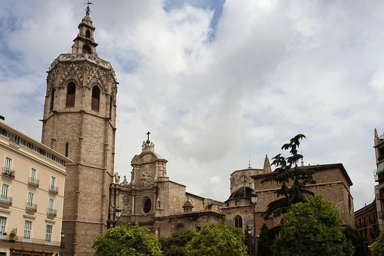 Plaza de la Reina y Catedral de Valencia