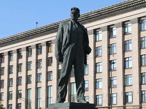 Памятник Маяковскому
