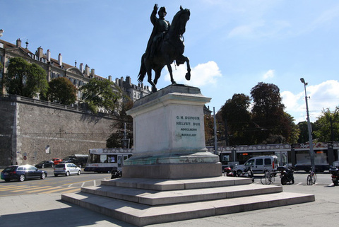 杜福尔将军雕塑