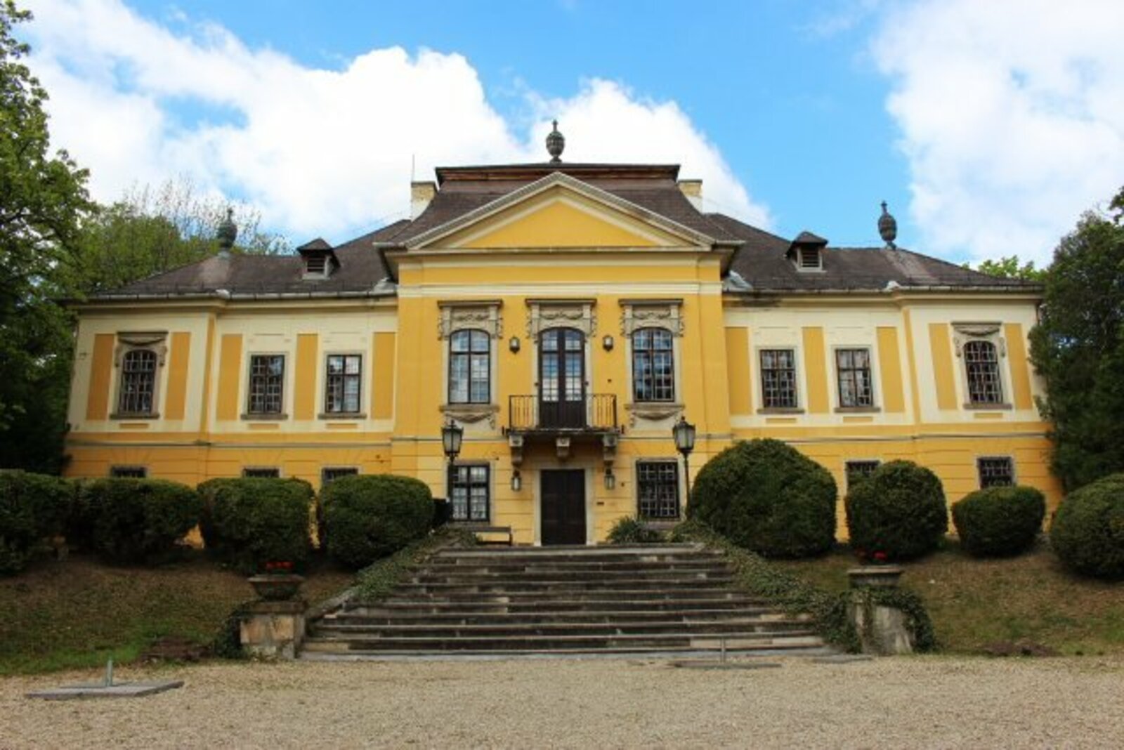 Galassy-kastély és kertje