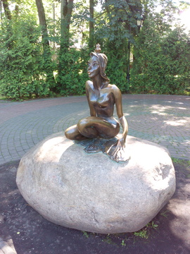 “Princess-Frog” sculpture
