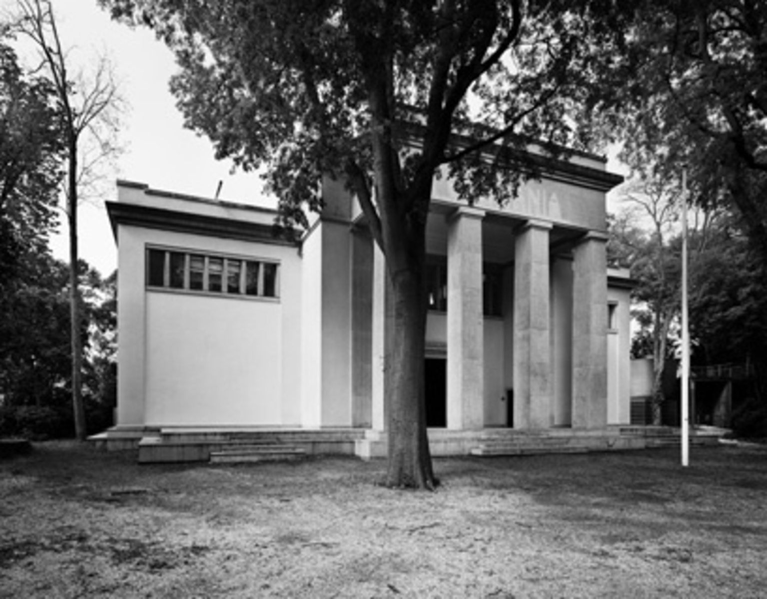 GERMAN PAVILION - History (auto-audio)