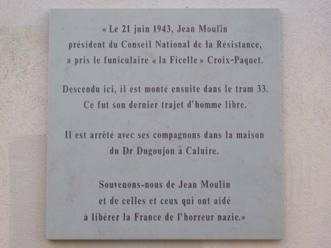 让•穆兰牌 – 巨石瞭望台   Plaque Jean Moulin, esplanade du gros Caillou