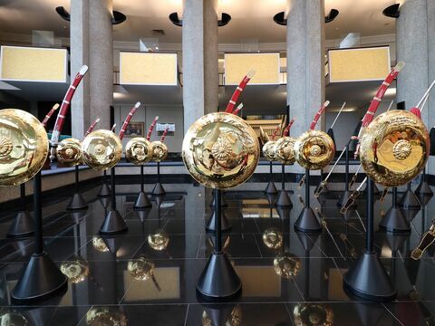 单剑和 (Pedang) 盾牌 (Perisai)