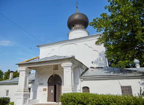 Церковь Успения с Пароменья