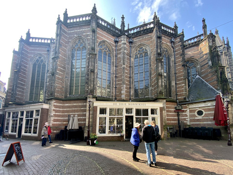 New Church: 80 years of war for a piece of cheese
