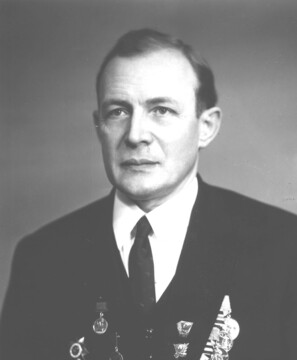 Владимир Федорович Барабанов, выпускник 1941 года геолого-почвенного факультета ЛГУ, доктор геолого-минералогических наук, профессор